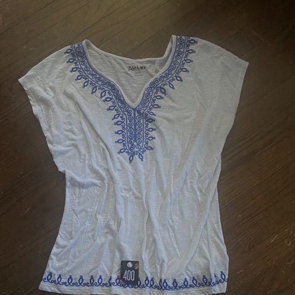 Apt. 9 Tops - Apt. 9 White Top with Blue Embroidery